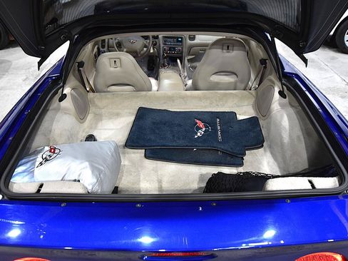 Used 2004 Chevrolet Corvette Coupe w/ Preferred Equipment Group RWD image 34