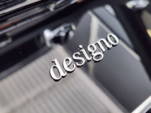 Used 2019 Mercedes-Benz SL 550 image 28