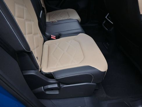 Used 2025 Volkswagen Atlas Cross Sport SE FWD image 36