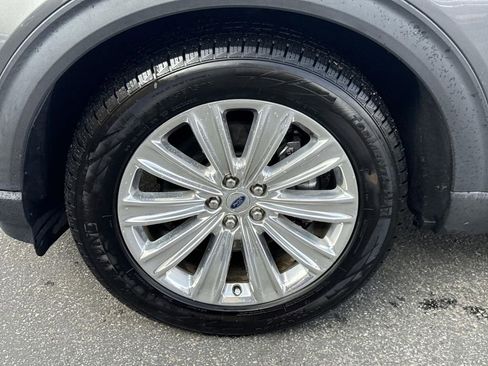 Used 2022 Ford Explorer Limited w/ Hybrid Equipment Group 310A RWD image 32