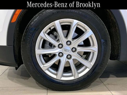 Used 2023 Cadillac XT4 Luxury w/ Cold Weather Package AWD/4WD image 10