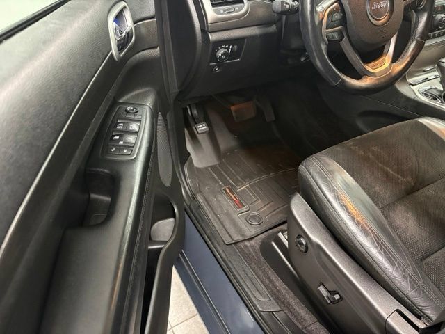 Used 2018 Jeep Grand Cherokee Altitude AWD/4WD image 13