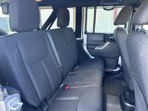 Used 2014 Jeep Wrangler Unlimited Sport w/ Quick Order Package 24S AWD/4WD image 20