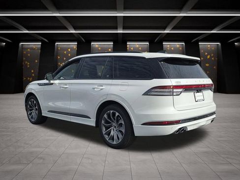 New 2026 Lincoln Aviator 2WD image 3