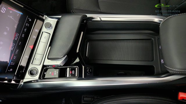 Used 2024 Audi Q8 e-tron Premium Plus w/ Premium Plus Package AWD/4WD image 59