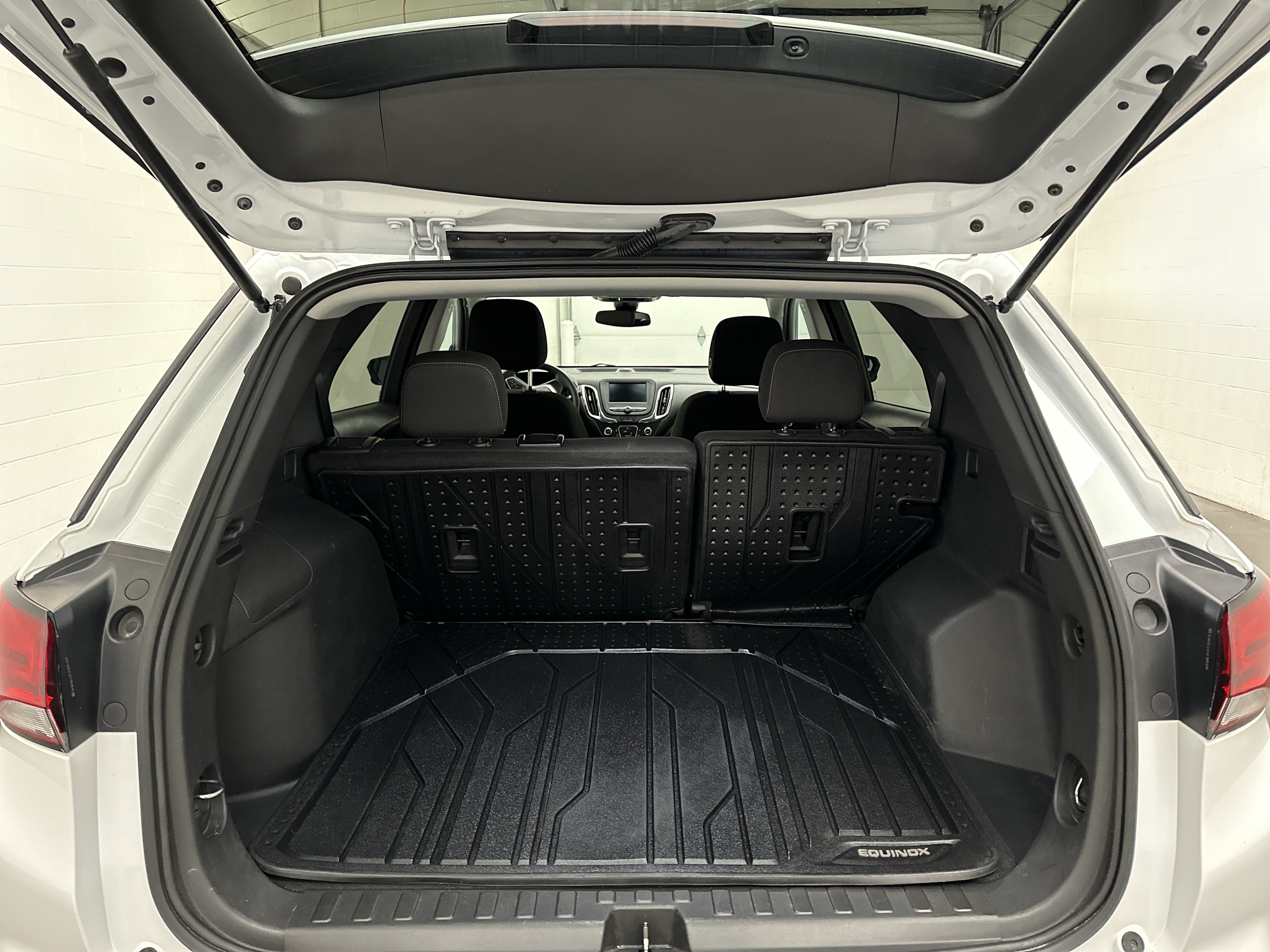 Used 2023 Chevrolet Equinox LT w/ LPO, Floor Liner Package AWD/4WD image 15