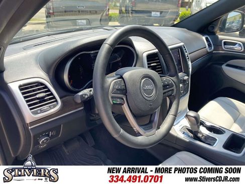 Used 2018 Jeep Grand Cherokee Limited RWD image 22