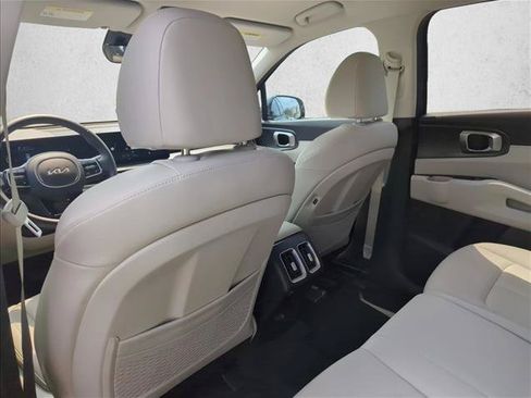 Used 2025 Kia Sorento S FWD image 22