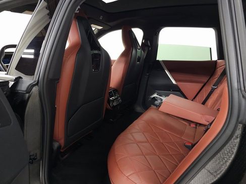 Used 2023 BMW iX xDrive50 w/ Premium Package image 43