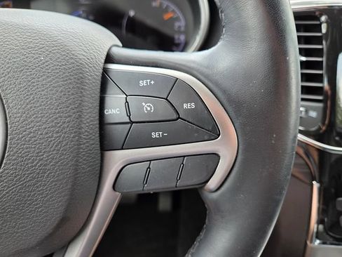 Used 2022 Jeep Grand Cherokee Laredo X RWD image 32