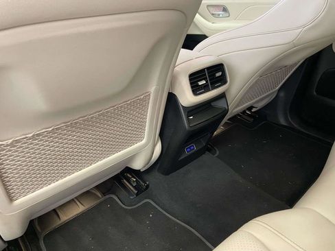 Used 2025 Mercedes-Benz GLE 350 4MATIC image 14