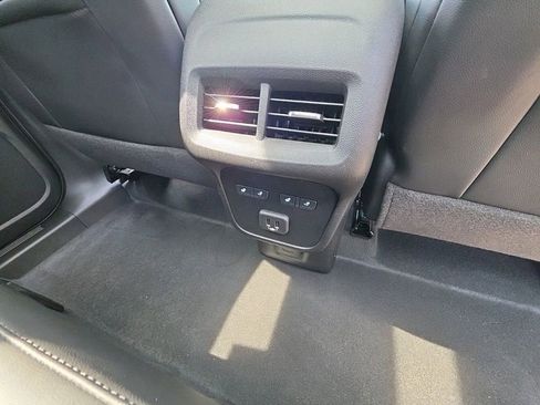 Used 2022 Chevrolet Equinox Premier AWD/4WD image 34