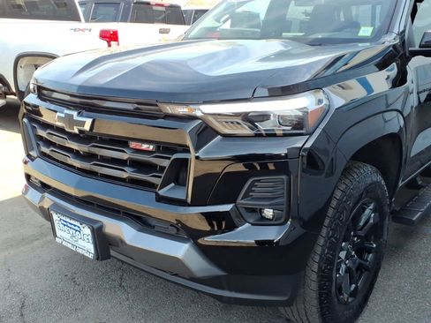 Certified 2025 Chevrolet Colorado Z71 w/ Midnight Edition AWD/4WD image 7