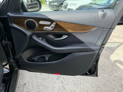 Used 2019 Mercedes-Benz GLC 300 image 19