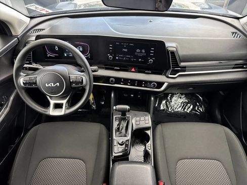 Used 2024 Kia Sportage LX image 12