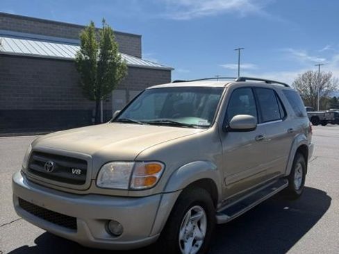Used 2002 Toyota Sequoia SR5 RWD image 2
