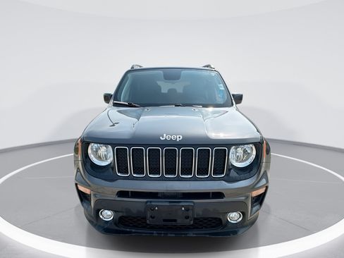 Used 2019 Jeep Renegade Latitude w/ Cold Weather Group AWD/4WD image 3