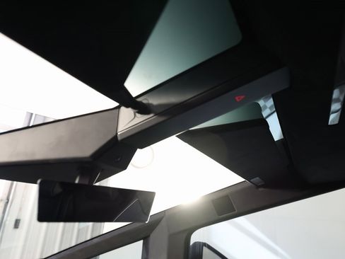 Used 2025 Tesla Cybertruck AWD Crew Cab image 40