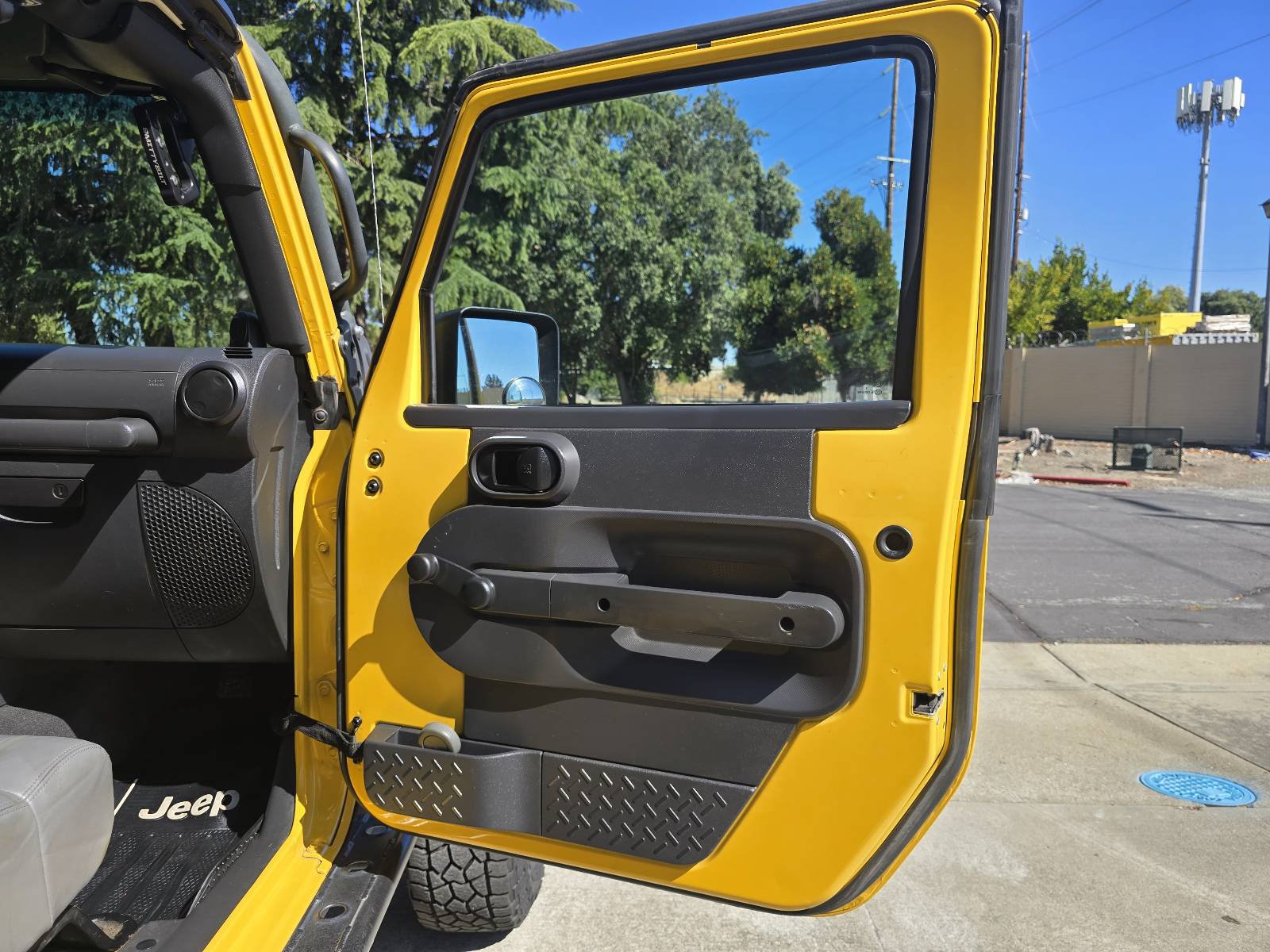 Used 2009 Jeep Wrangler X AWD/4WD image 13