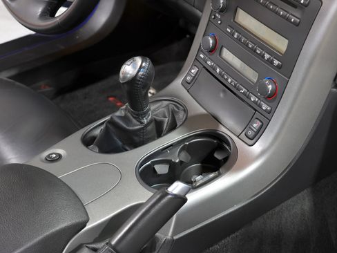 Used 2006 Chevrolet Corvette Coupe w/ Preferred Equipment Group RWD image 57