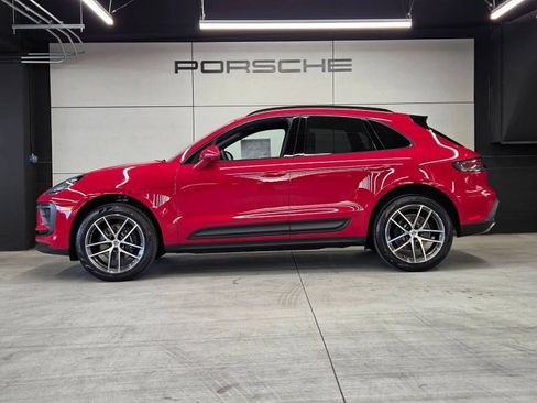 Certified 2026 Porsche Macan AWD/4WD image 2