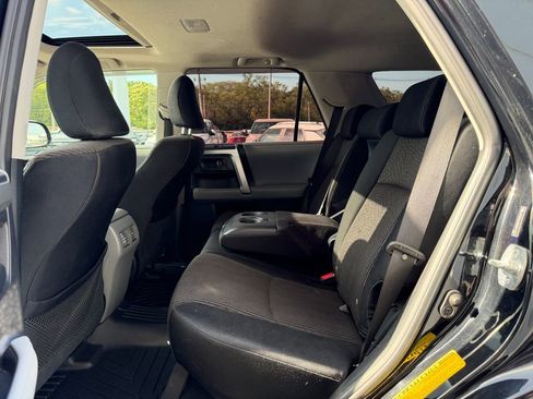 Used 2010 Toyota 4Runner SR5 AWD/4WD image 11