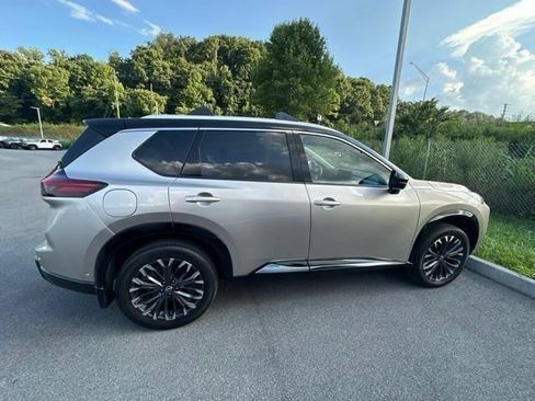 Used 2025 Nissan Rogue Platinum w/ Platinum Premium Package AWD/4WD image 33