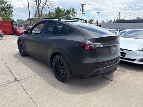 Used 2023 Tesla Model Y Long Range AWD/4WD image 2