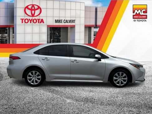 Used 2026 Toyota Corolla LE FWD image 6