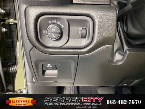 New 2026 RAM 1500 Express AWD/4WD image 12