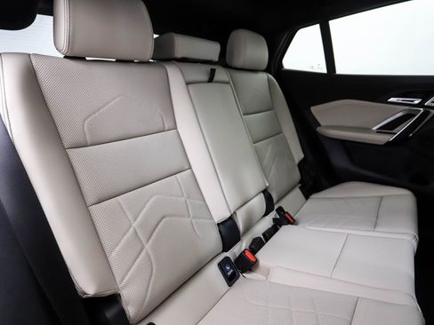 Used 2025 BMW X2 xDrive28i w/ Technology Package image 26