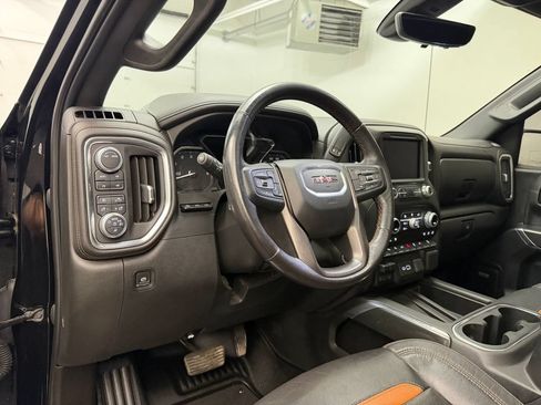 Used 2021 GMC Sierra 1500 AT4 w/ AT4 Premium Package AWD/4WD image 4