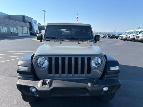 Used 2022 Jeep Wrangler Sport AWD/4WD image 2