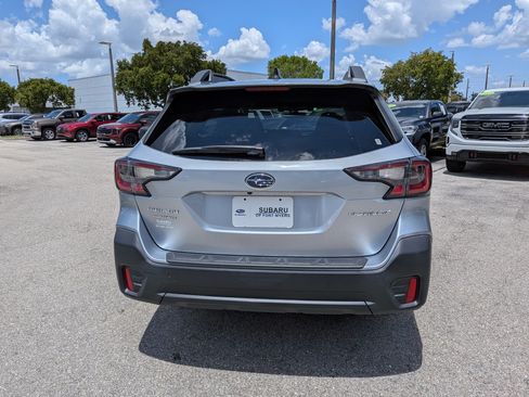 Used 2022 Subaru Outback Premium AWD/4WD image 5