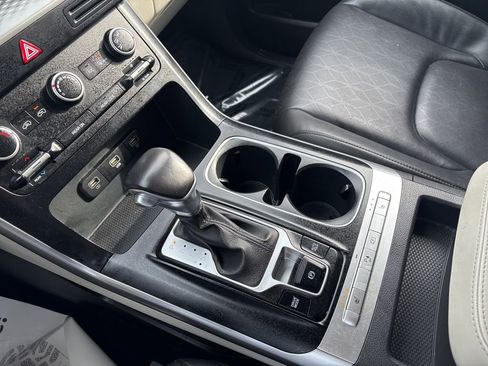 Used 2024 Kia Carnival LX image 19