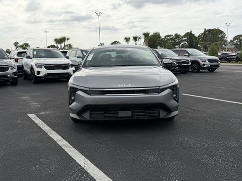 New 2026 Kia K4 FWD image 9