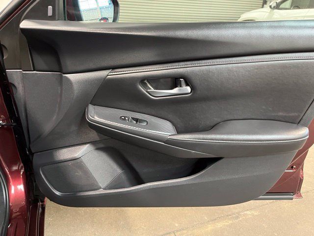 Used 2025 Nissan Sentra SV FWD image 11