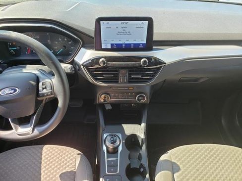 Used 2020 Ford Escape SE image 18