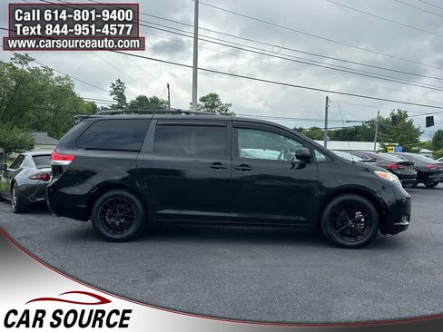 Used 2013 Toyota Sienna XLE AWD/4WD image 4