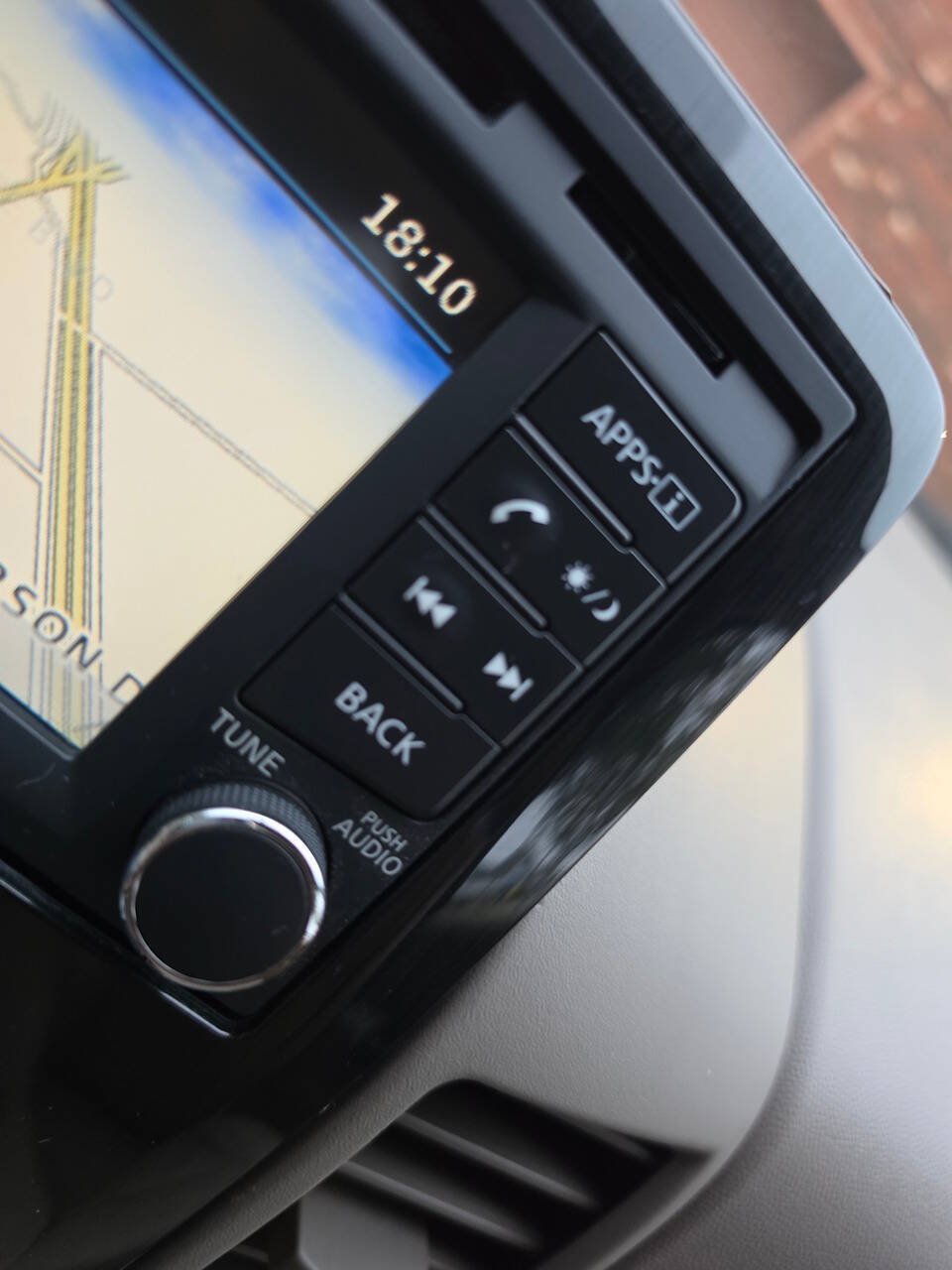 Used 2015 Nissan Titan SV RWD image 19
