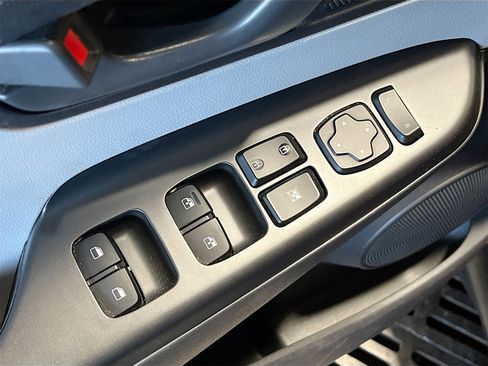 Used 2023 Hyundai Kona SEL image 17