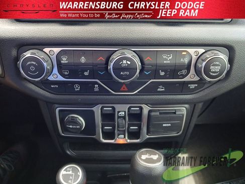 Used 2024 Jeep Wrangler Sport S image 23