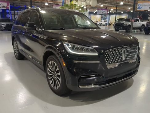 Used 2024 Lincoln Aviator AWD w/ Premium Package image 5