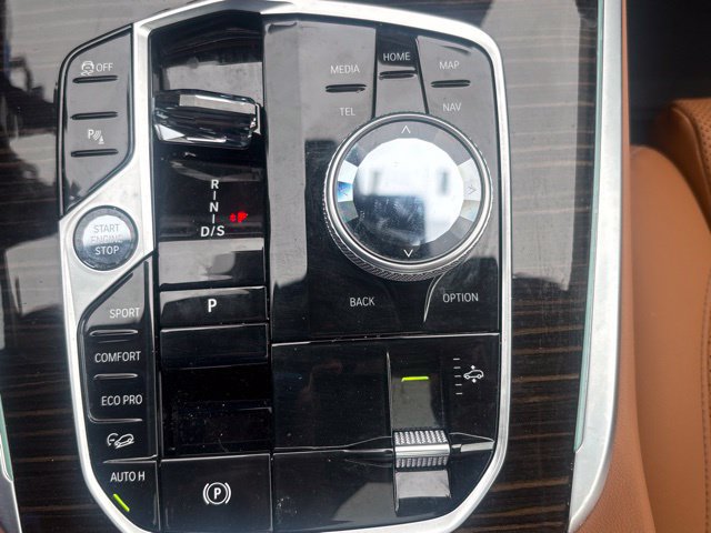 Used 2025 BMW X7 xDrive40i w/ Executive Package AWD/4WD image 9