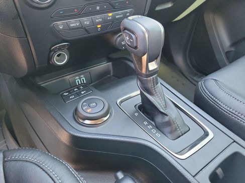 Used 2023 Ford Ranger XLT w/ Tremor Off-Road Package image 14