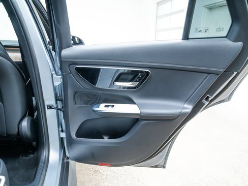 Used 2025 Mercedes-Benz GLC 350e 4MATIC w/ AMG Line image 20