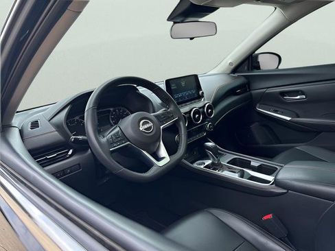 Used 2024 Nissan Sentra SR w/ SR Premium Package FWD image 12