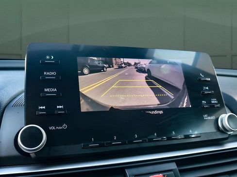 Used 2013 Mercedes-Benz C 63 AMG Sedan image 40