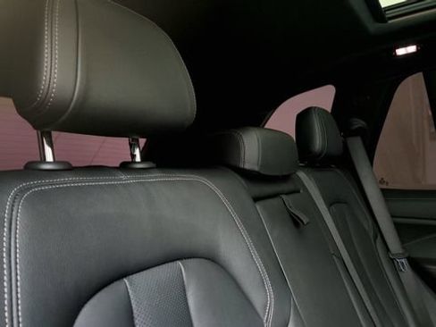 Used 2022 BMW X5 sDrive40i w/ M Sport Package RWD image 40