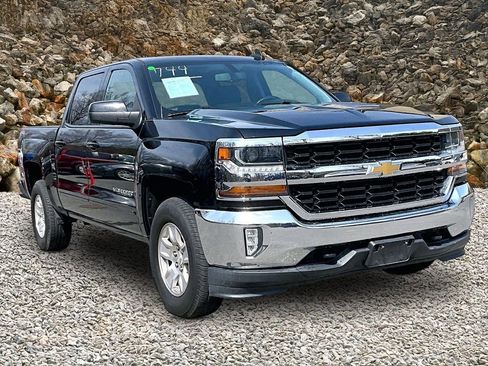 Used 2017 Chevrolet Silverado 1500 LT w/ All Star Edition AWD/4WD image 10